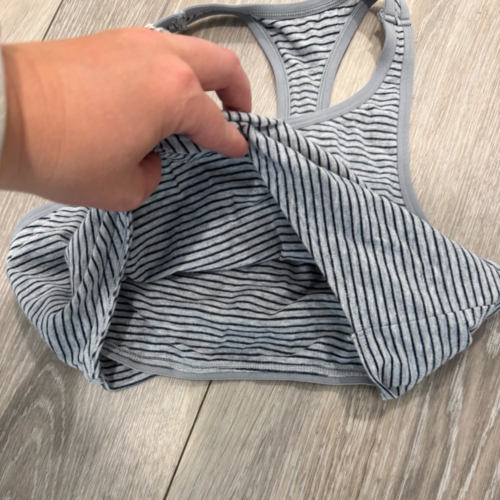 Aerie chill play, move cropped stripe tank top large - Picture 2 of 4